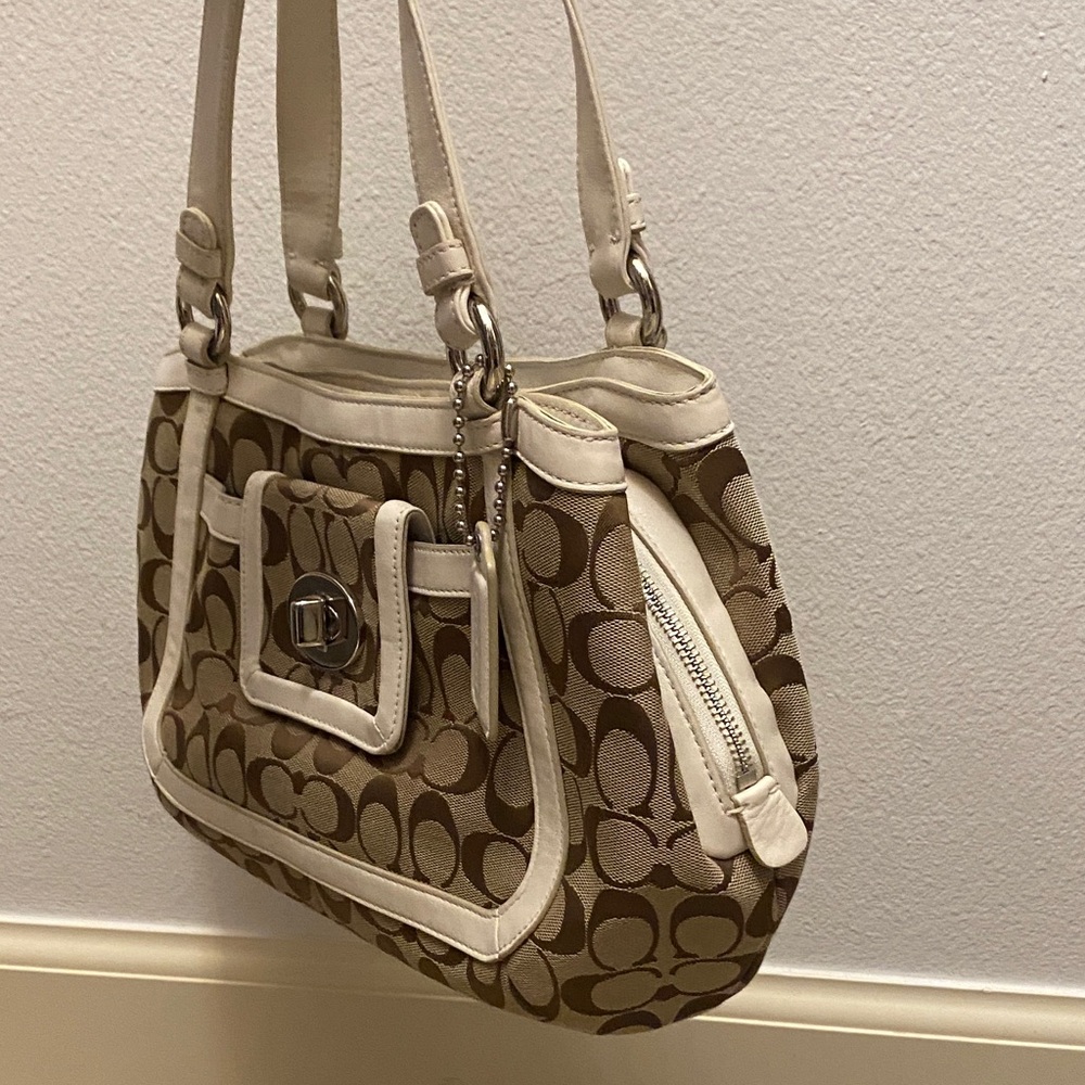 Coach Tan and Cream Shoulder Bag - Picture 3 of 7